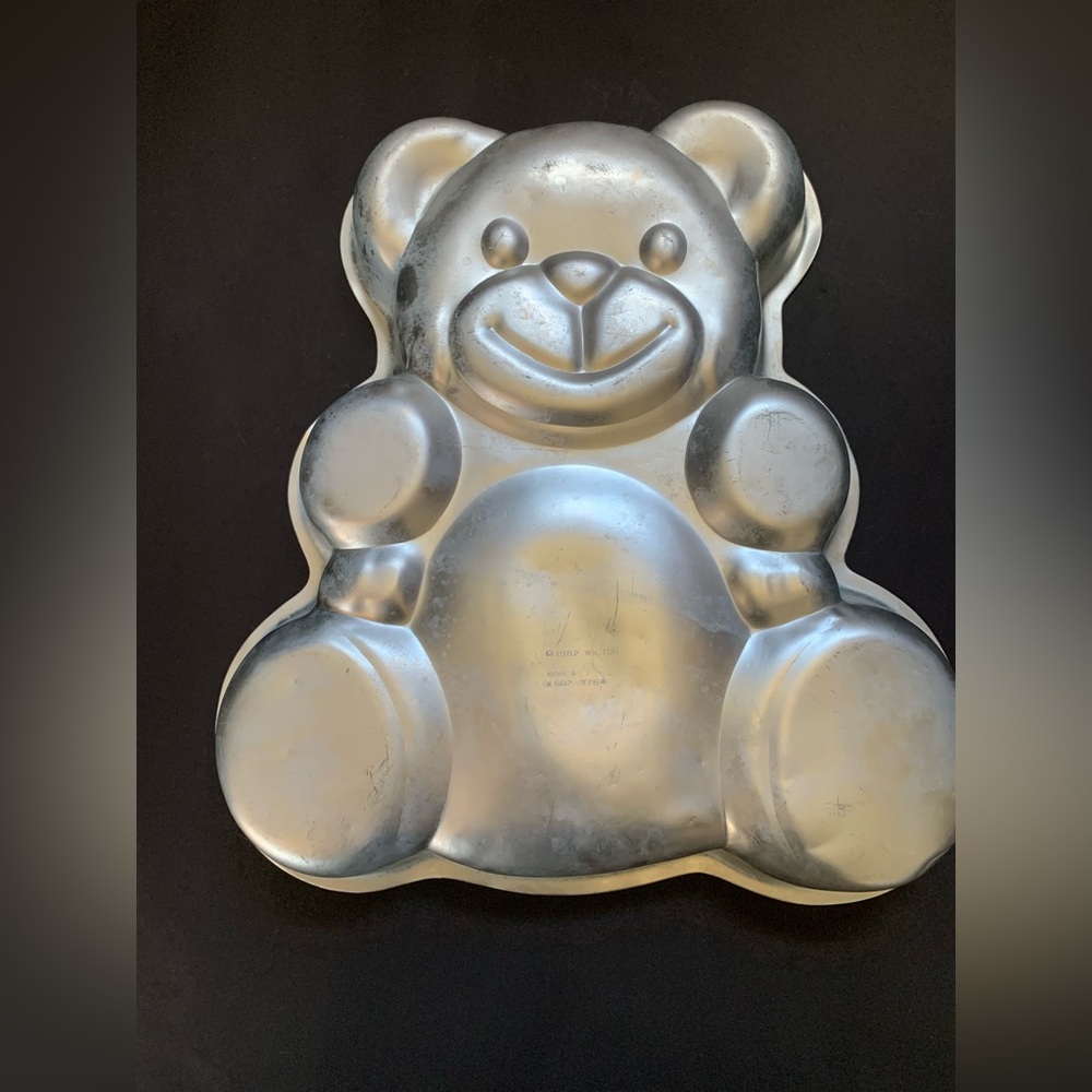 1982 RETIRED Wilton " HUGGABLE TEDDY BEAR" Cake Pan # 502-3754